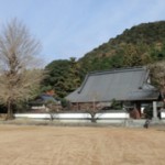 西光寺 正月には村民が集まってとんど焼きが催されます。